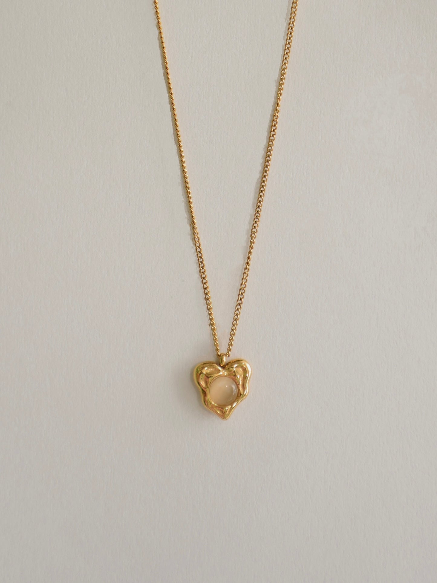 Heart inlaid opal Stone pendant necklace