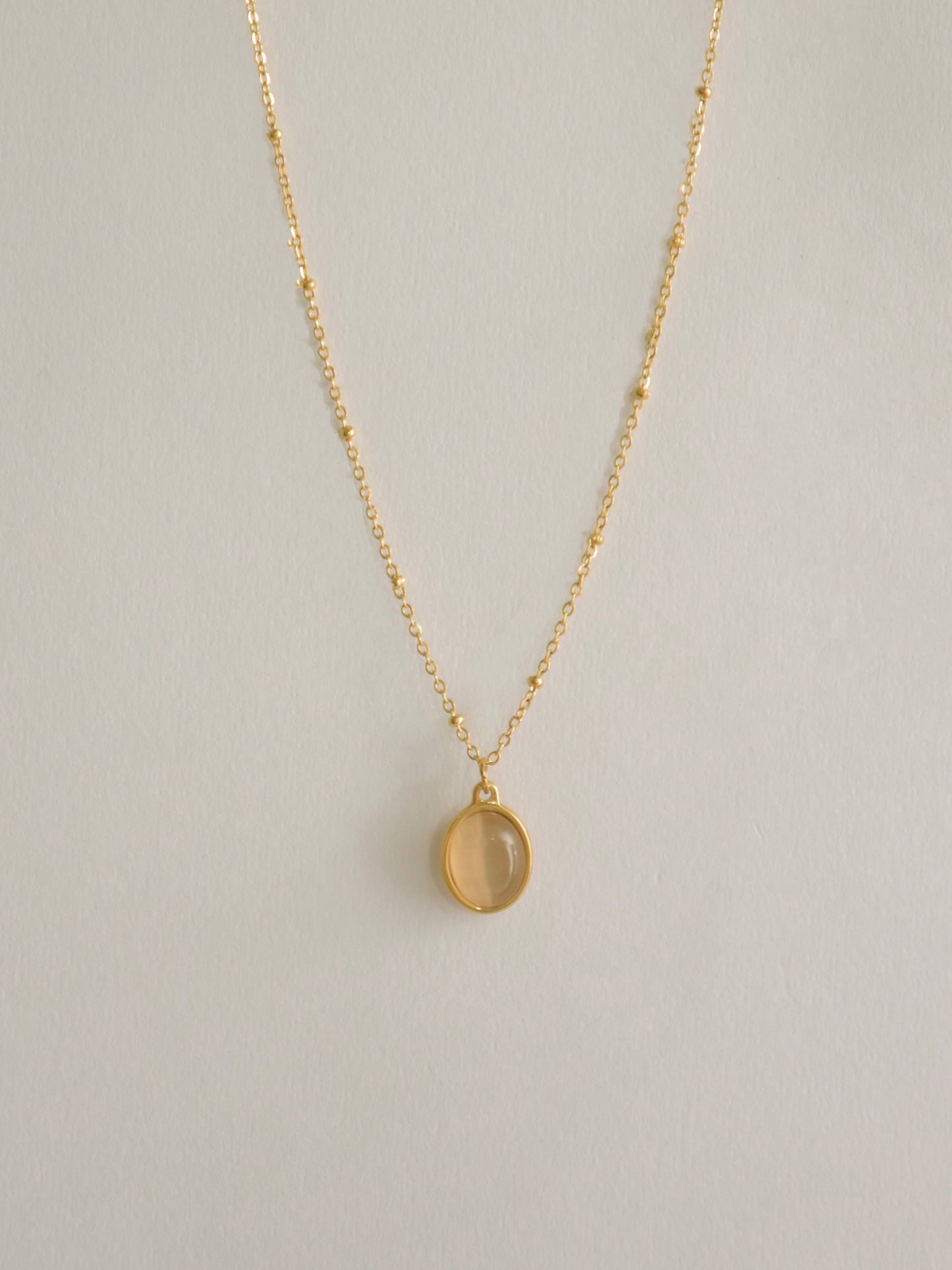 Oval cat eye necklace