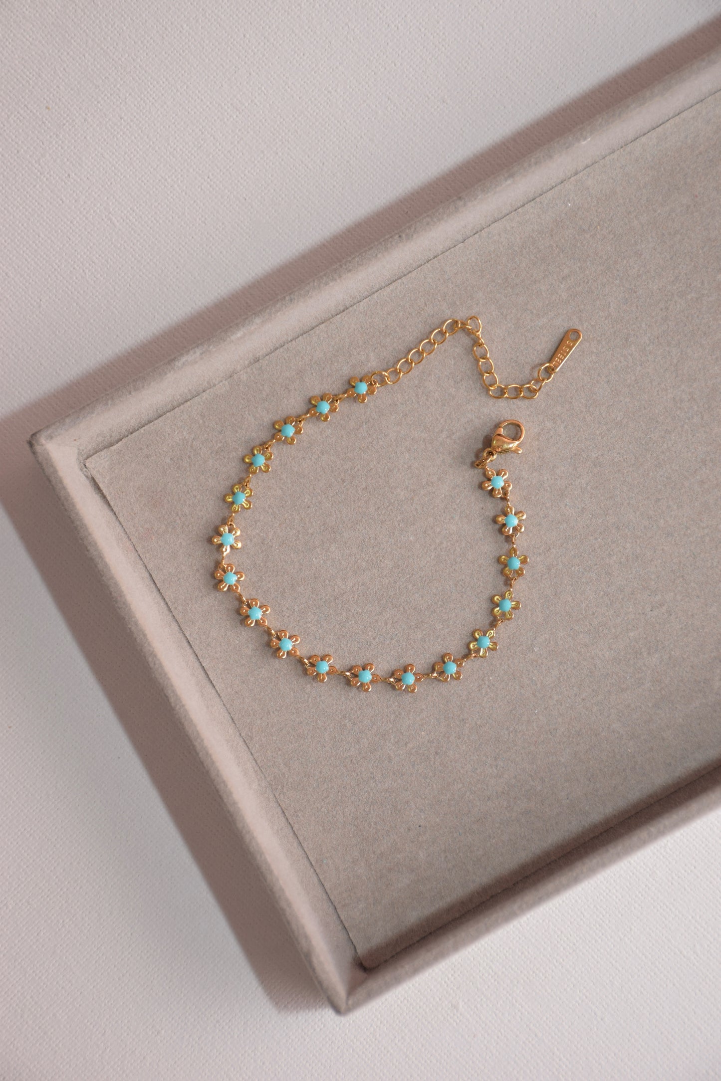 Consecutive Rose Bracelet