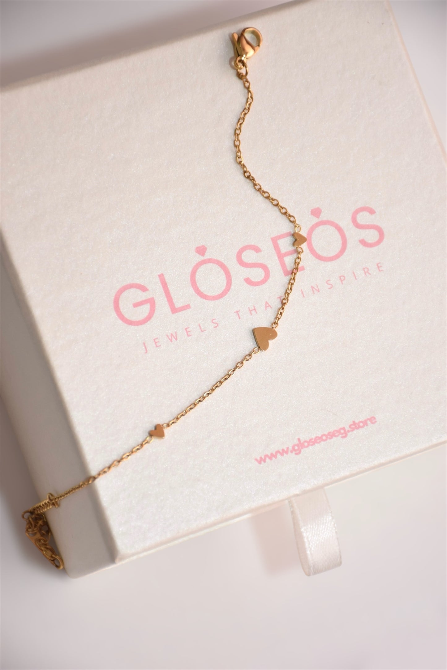 Tiny hearts gold bracelet