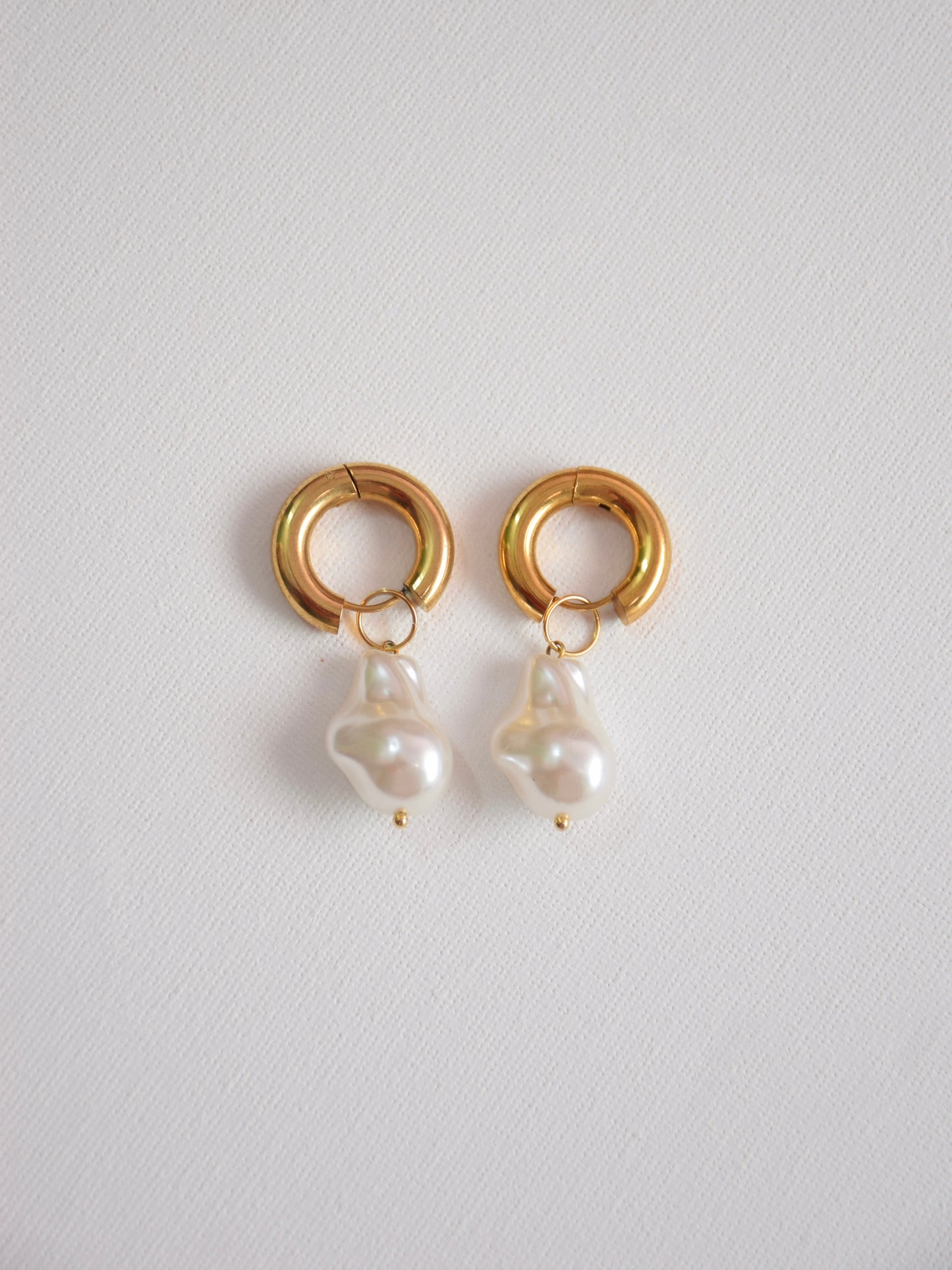 Freshwater pearl earrings