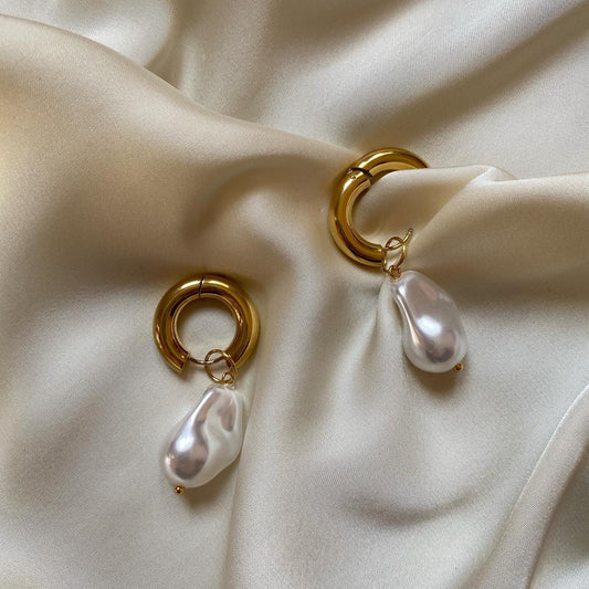 Freshwater pearl earrings