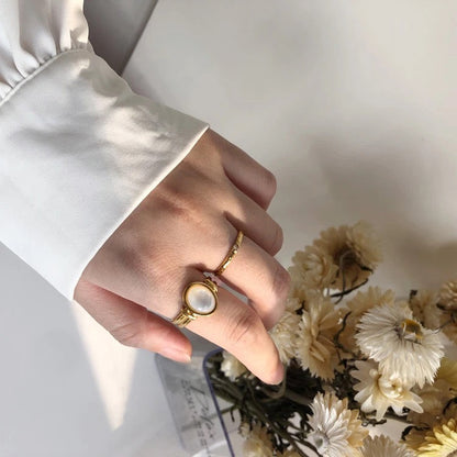 White pearl shell ring