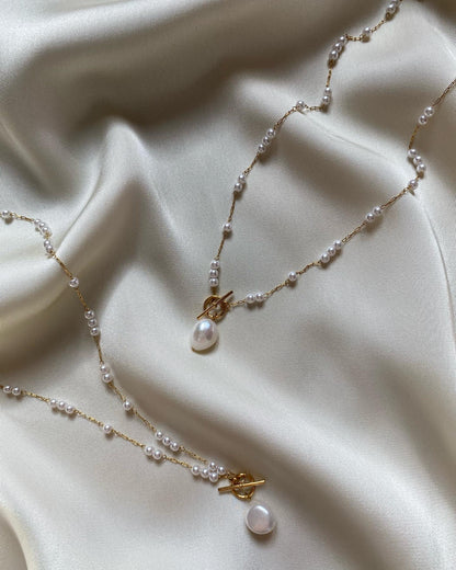 Irregular elegant square cast pearl necklace