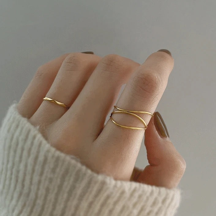 Thin wire three layer ring